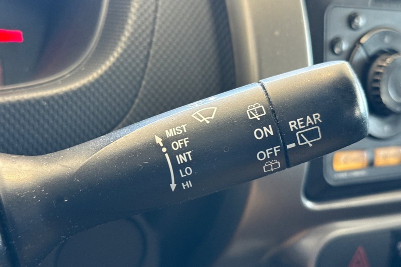 Scion xD Vehicle Full-screen Gallery Image 35