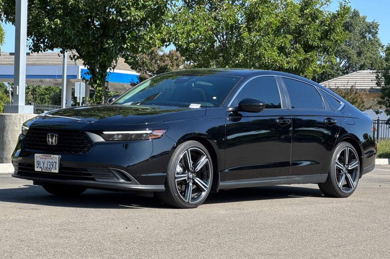 Honda Accord Hybrid Vehicle Full-screen Gallery Image 08