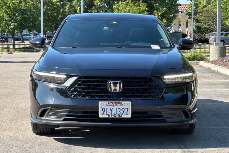Honda Accord Hybrid Vehicle Full-screen Gallery Image 09