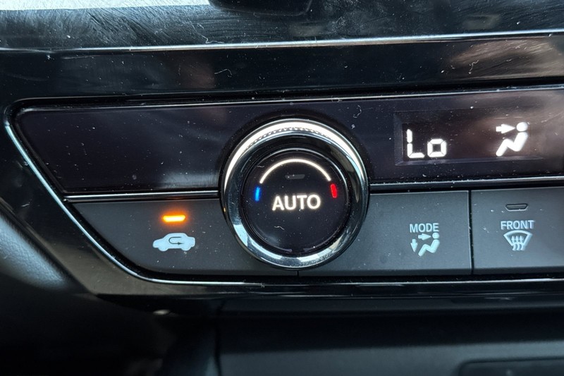 Honda Accord Hybrid Vehicle Full-screen Gallery Image 28