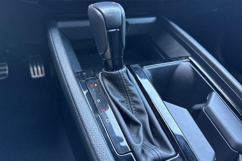 Honda Accord Hybrid Vehicle Full-screen Gallery Image 32