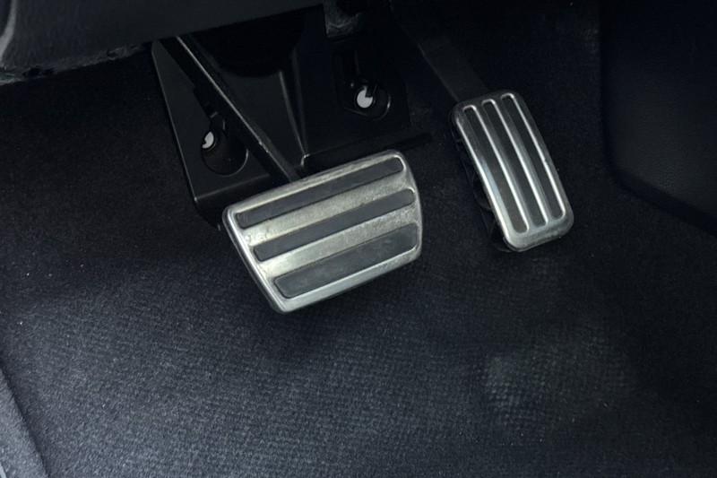 Honda Accord Hybrid Vehicle Full-screen Gallery Image 42