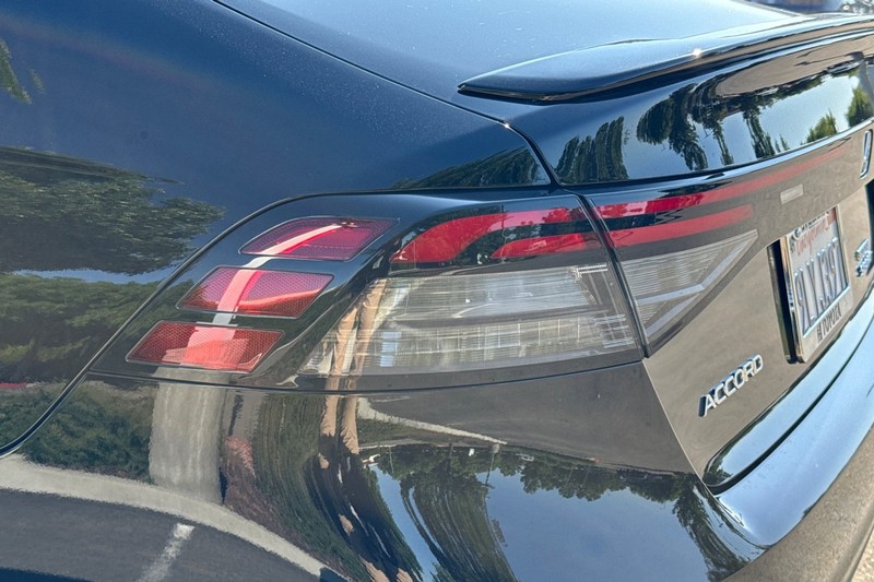 Honda Accord Hybrid Vehicle Full-screen Gallery Image 46
