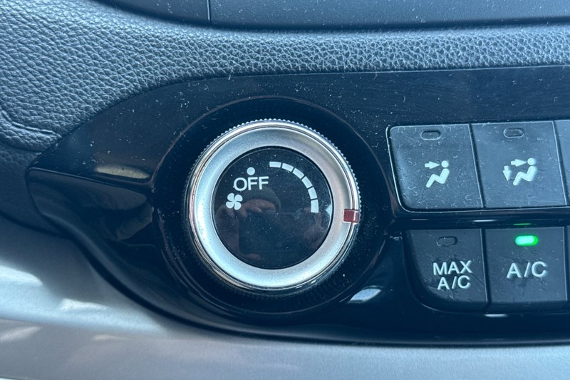 Honda CR-V Vehicle Full-screen Gallery Image 29