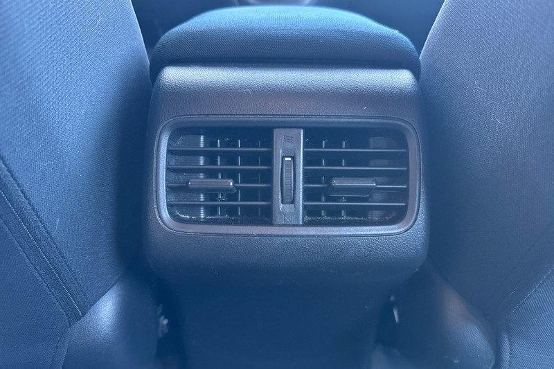 Honda CR-V Vehicle Full-screen Gallery Image 41