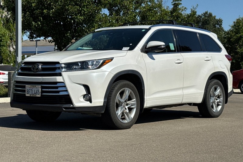 Toyota Highlander Vehicle Full-screen Gallery Image 08