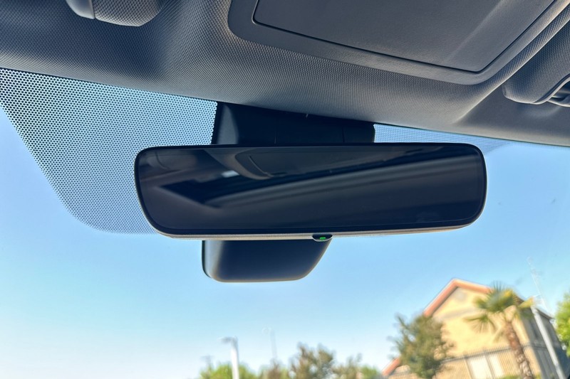 Toyota Highlander Vehicle Full-screen Gallery Image 26