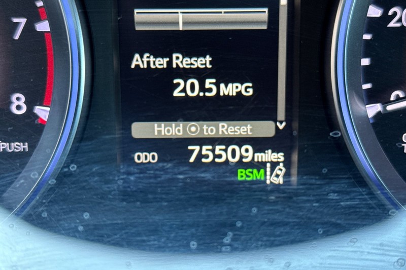 Toyota Highlander Vehicle Full-screen Gallery Image 42