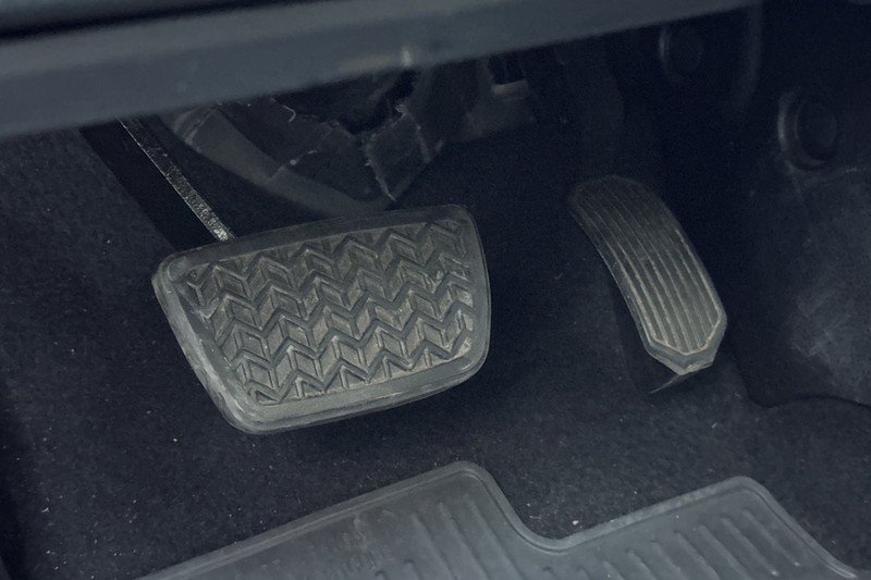 Toyota Highlander Vehicle Full-screen Gallery Image 46
