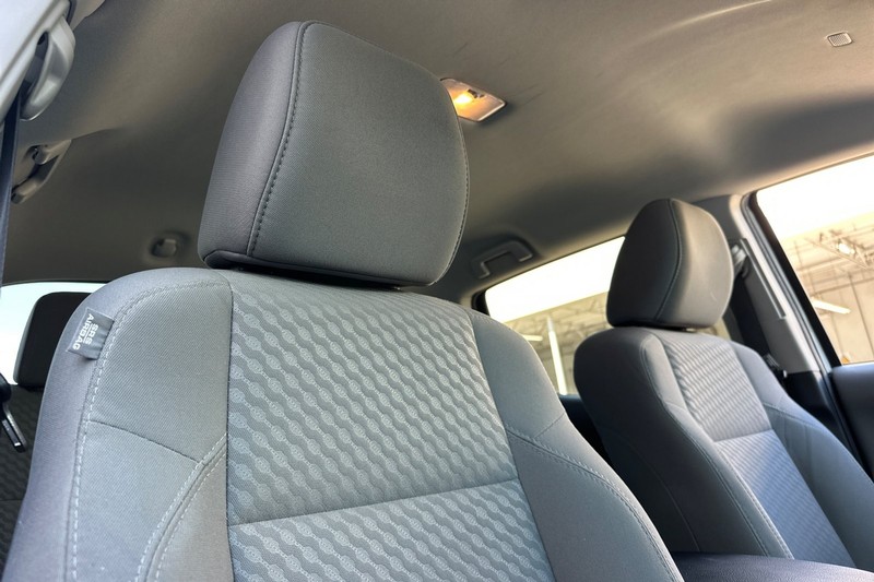 Toyota Tacoma 4WD Vehicle Full-screen Gallery Image 20
