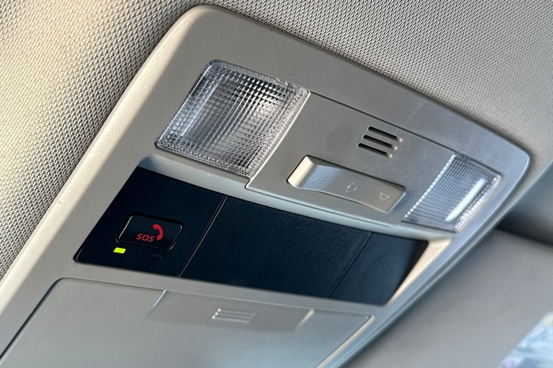 Toyota Tacoma 4WD Vehicle Full-screen Gallery Image 24