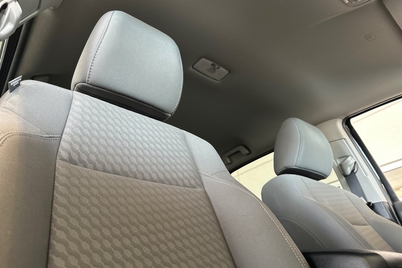 Toyota Tacoma 4WD Vehicle Full-screen Gallery Image 20