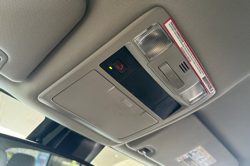 Toyota Tacoma 4WD Vehicle Full-screen Gallery Image 24