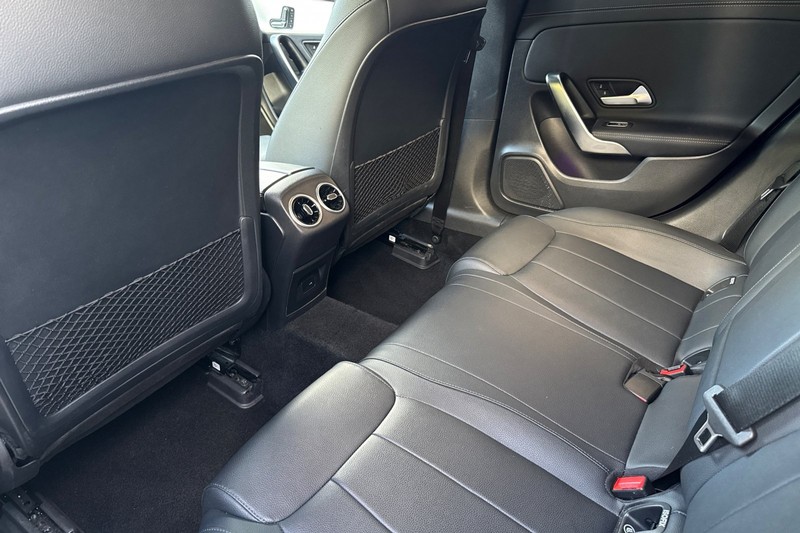 Mercedes-Benz CLA Vehicle Full-screen Gallery Image 14