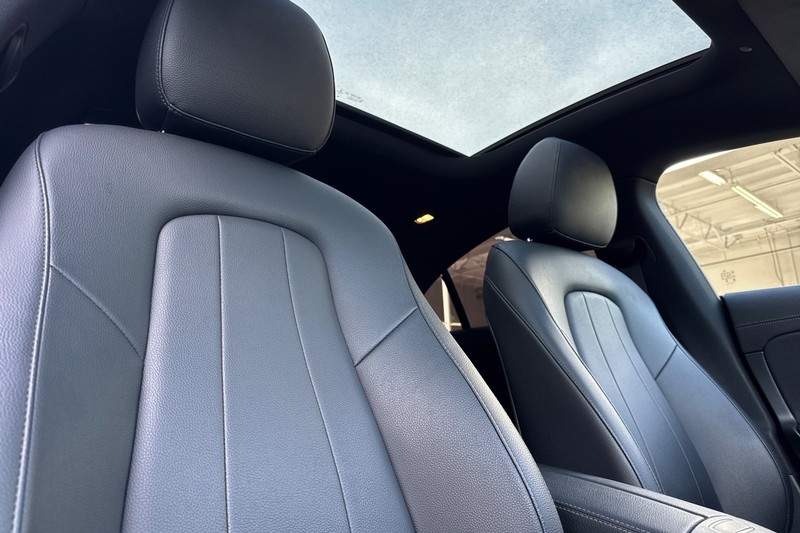Mercedes-Benz CLA Vehicle Full-screen Gallery Image 19
