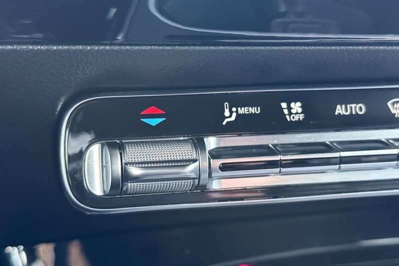 Mercedes-Benz CLA Vehicle Full-screen Gallery Image 28