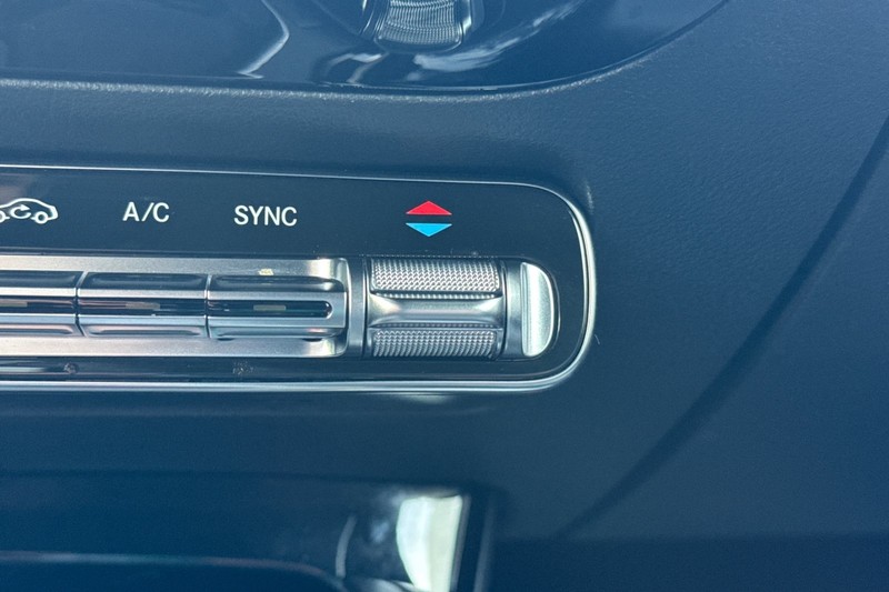 Mercedes-Benz CLA Vehicle Full-screen Gallery Image 29