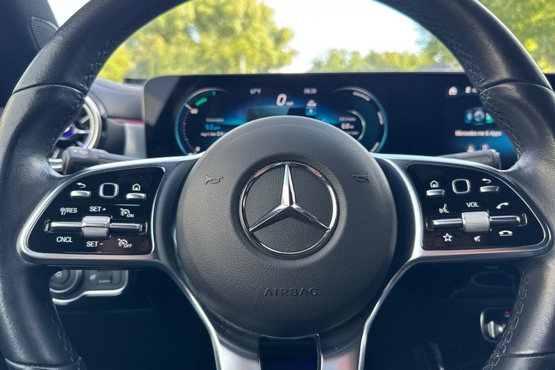 Mercedes-Benz CLA Vehicle Full-screen Gallery Image 34
