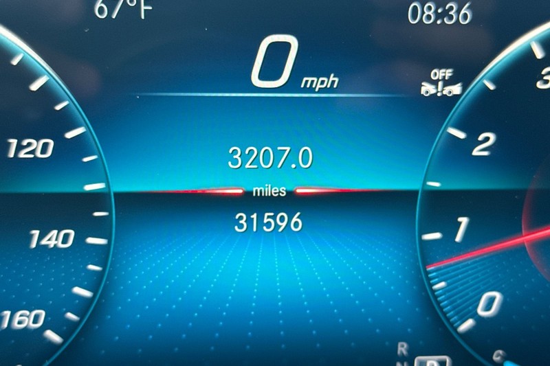 Mercedes-Benz CLA Vehicle Full-screen Gallery Image 40
