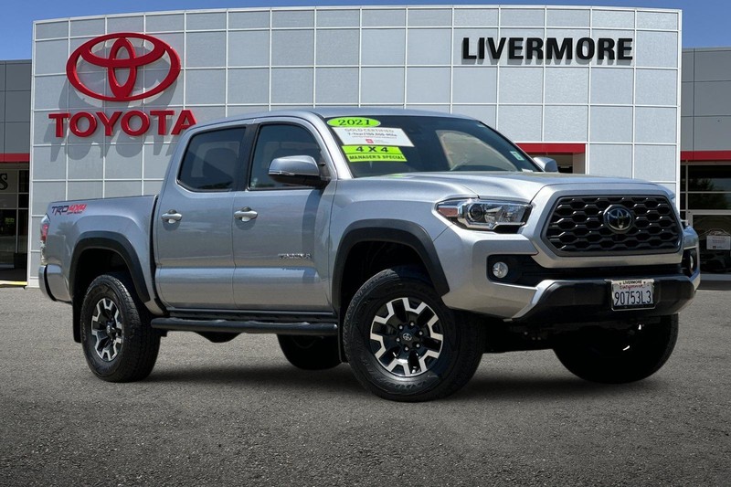 Toyota Tacoma 4WD Vehicle Full-screen Gallery Image 02