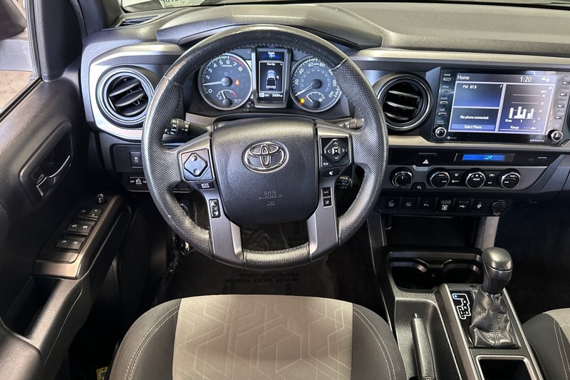 Toyota Tacoma 4WD Vehicle Full-screen Gallery Image 17
