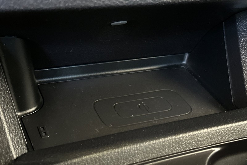 Toyota Tacoma 4WD Vehicle Full-screen Gallery Image 29