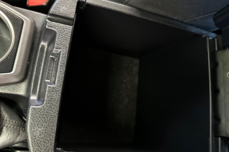 Toyota Tacoma 4WD Vehicle Full-screen Gallery Image 30