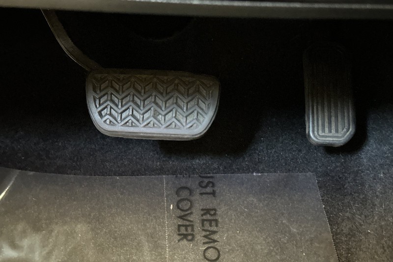 Toyota Tacoma 4WD Vehicle Full-screen Gallery Image 41