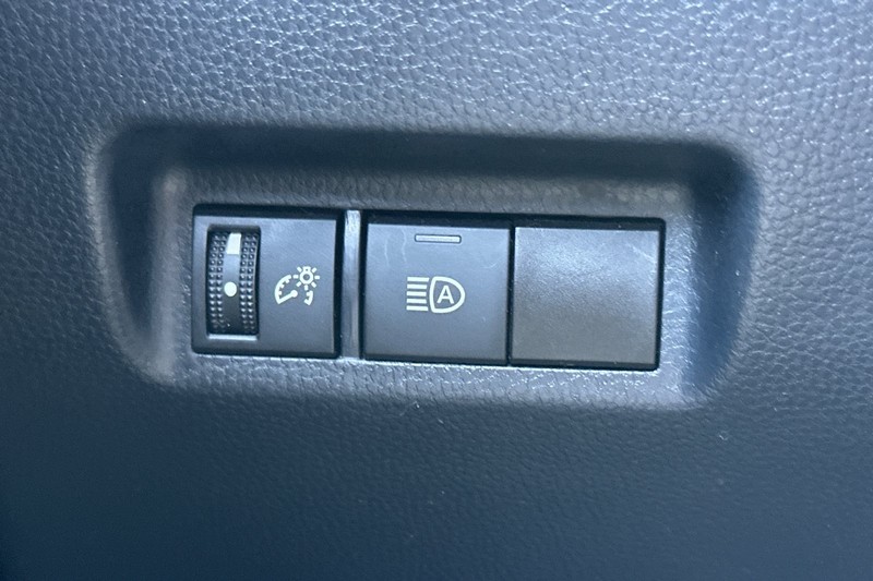 Toyota RAV4 Vehicle Full-screen Gallery Image 42