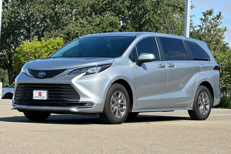 Toyota Sienna Vehicle Full-screen Gallery Image 09