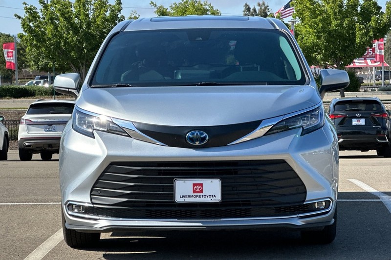 Toyota Sienna Vehicle Full-screen Gallery Image 10