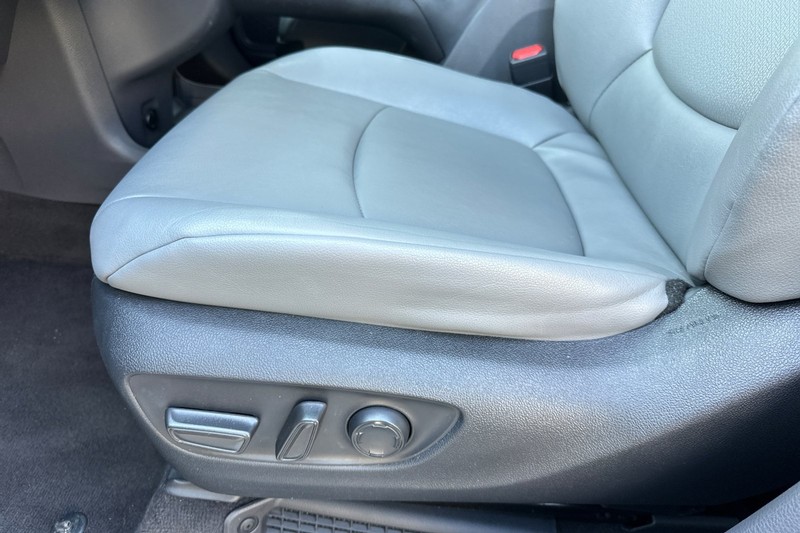 Toyota Sienna Vehicle Full-screen Gallery Image 14