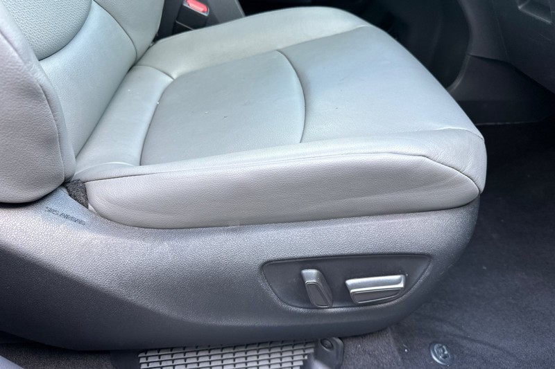Toyota Sienna Vehicle Full-screen Gallery Image 25