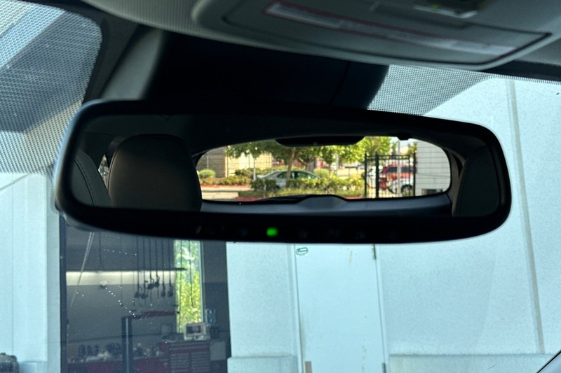 Toyota Sienna Vehicle Full-screen Gallery Image 27