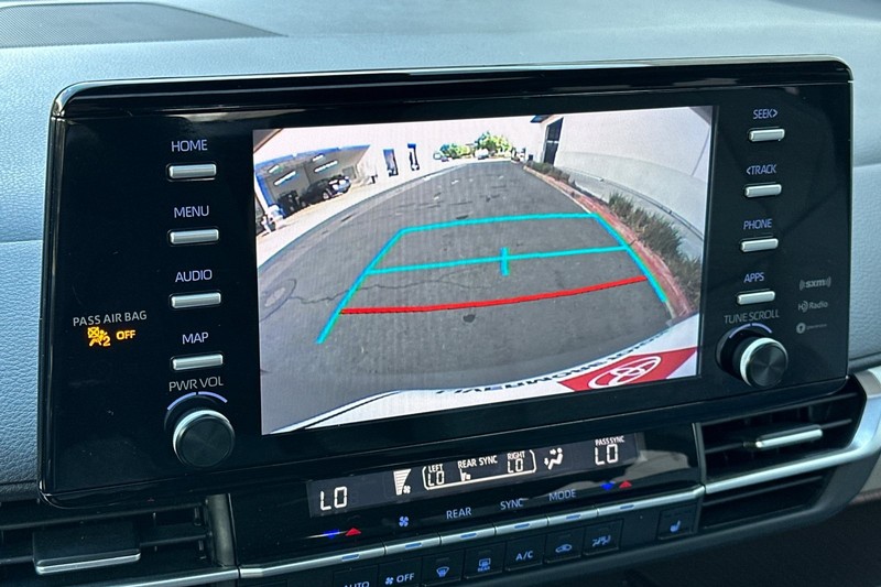 Toyota Sienna Vehicle Full-screen Gallery Image 29