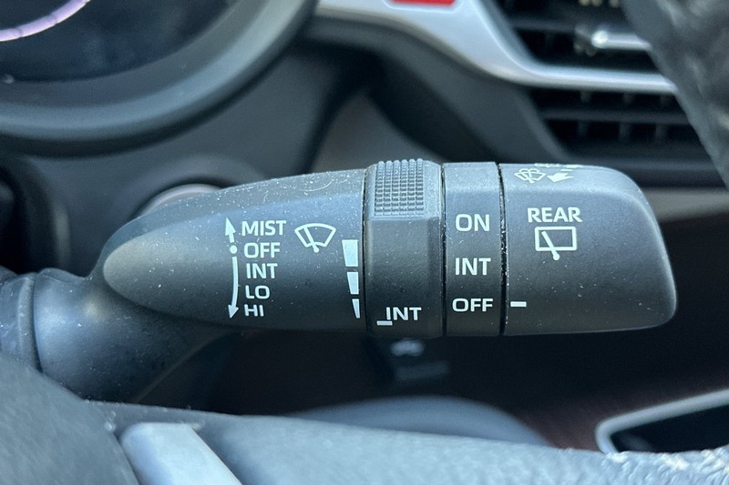 Toyota Sienna Vehicle Full-screen Gallery Image 41