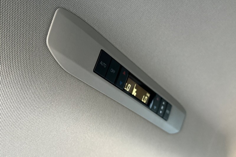 Toyota Sienna Vehicle Full-screen Gallery Image 45