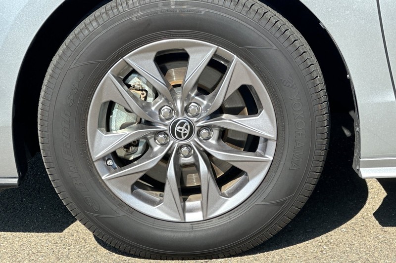 Toyota Sienna Vehicle Full-screen Gallery Image 47
