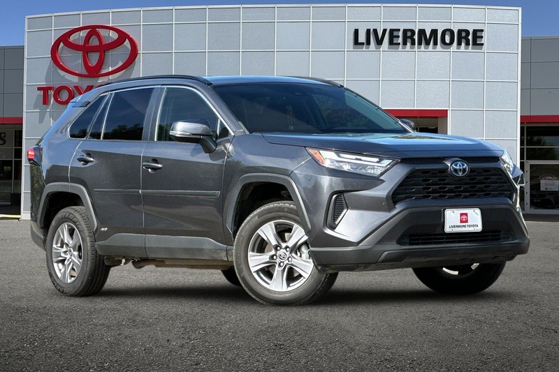 Toyota RAV4 Vehicle Full-screen Gallery Image 02