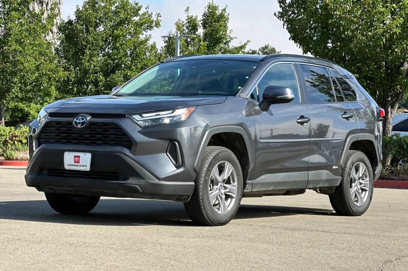 Toyota RAV4 Vehicle Full-screen Gallery Image 09