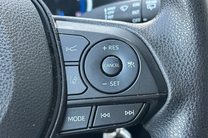 Toyota RAV4 Vehicle Full-screen Gallery Image 39
