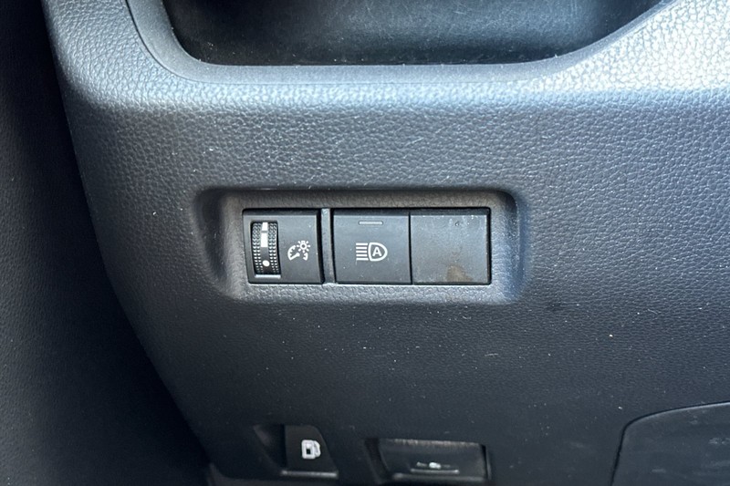Toyota RAV4 Vehicle Full-screen Gallery Image 43