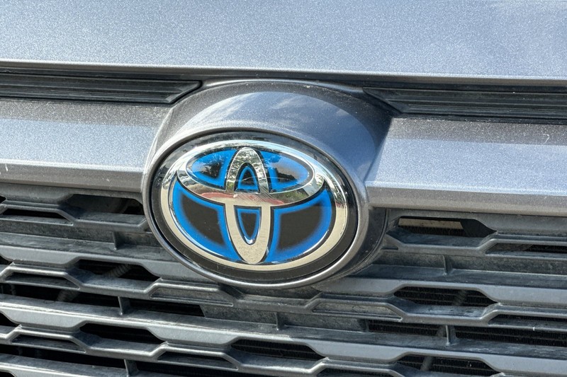 Toyota RAV4 Vehicle Full-screen Gallery Image 48