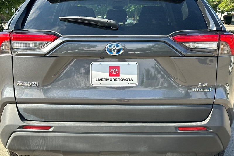 Toyota RAV4 Vehicle Full-screen Gallery Image 50