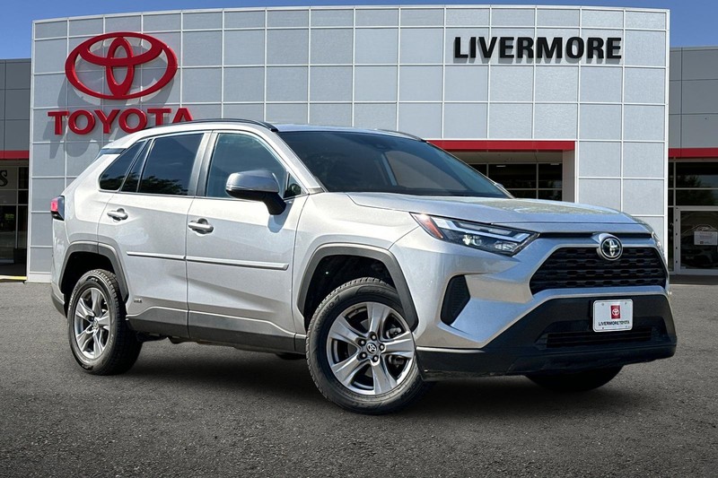 Toyota RAV4 Vehicle Full-screen Gallery Image 02