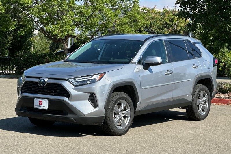 Toyota RAV4 Vehicle Full-screen Gallery Image 09
