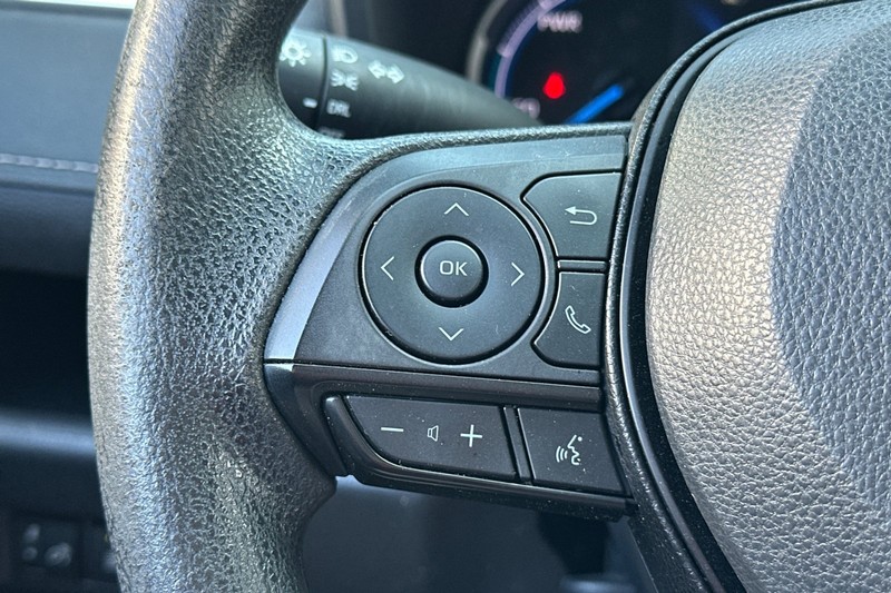 Toyota RAV4 Vehicle Full-screen Gallery Image 36