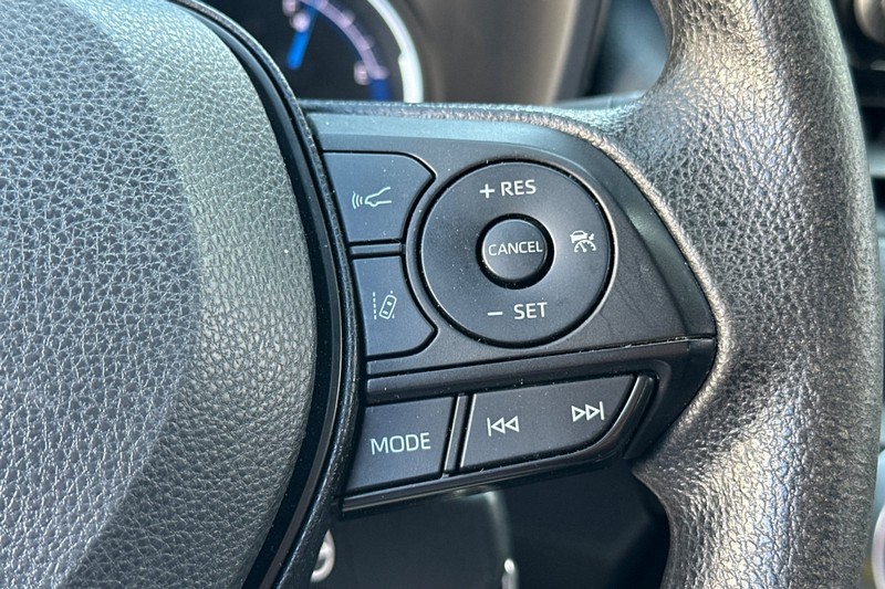Toyota RAV4 Vehicle Full-screen Gallery Image 38
