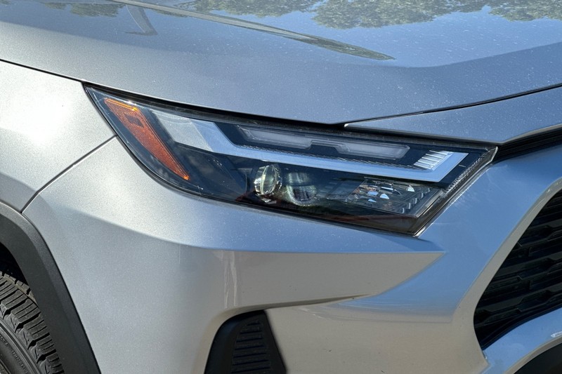 Toyota RAV4 Vehicle Full-screen Gallery Image 46