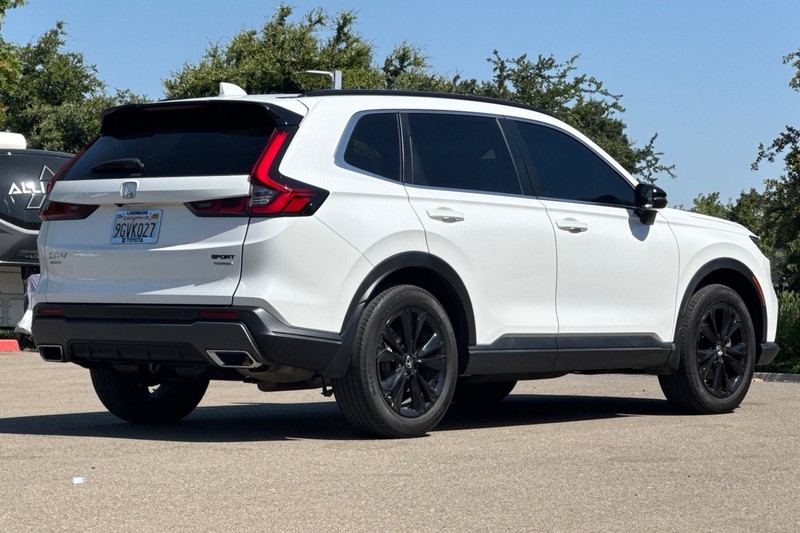 Honda CR-V Hybrid Vehicle Full-screen Gallery Image 04